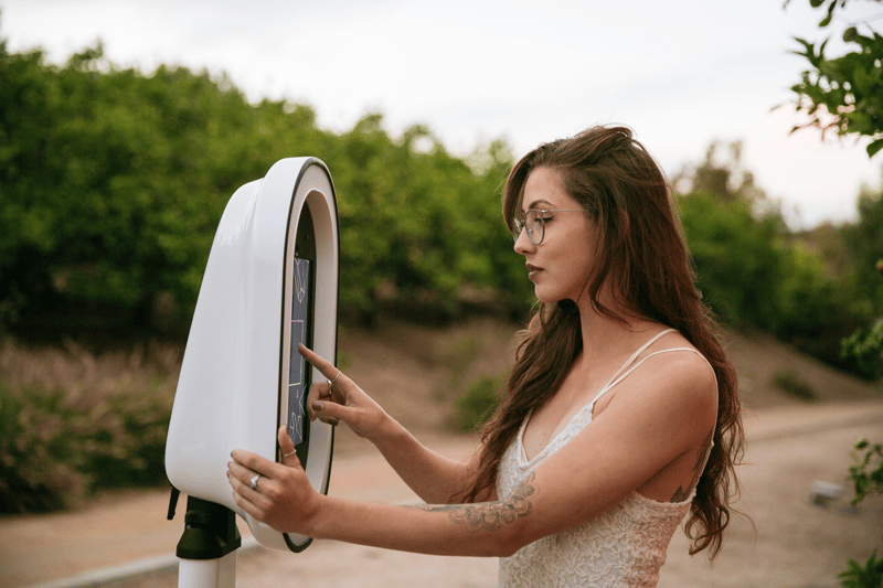 Guest blog: how to book the best photo booth for your wedding - Last Minute Musicians Blog